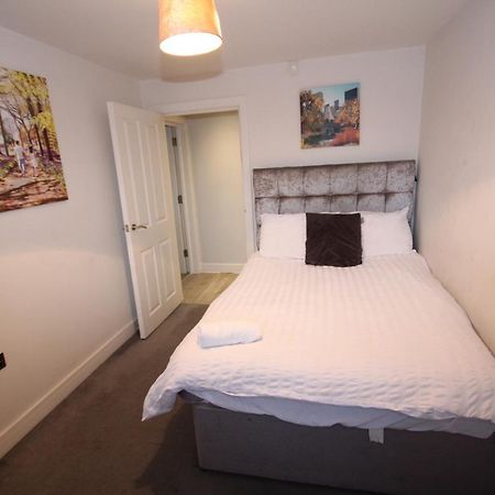 Holden Court Apartments - Apt 3 West Drayton  ภายนอก รูปภาพ