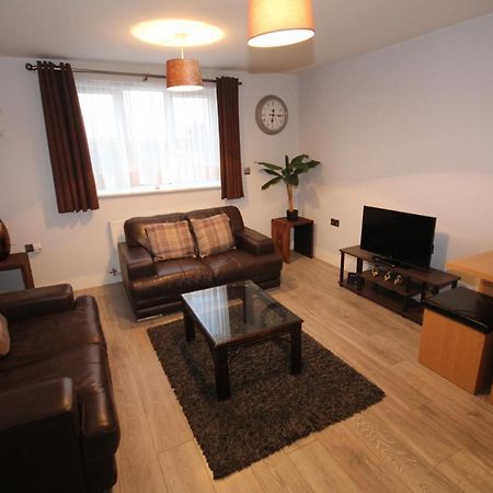 Holden Court Apartments - Apt 3 West Drayton  ภายนอก รูปภาพ