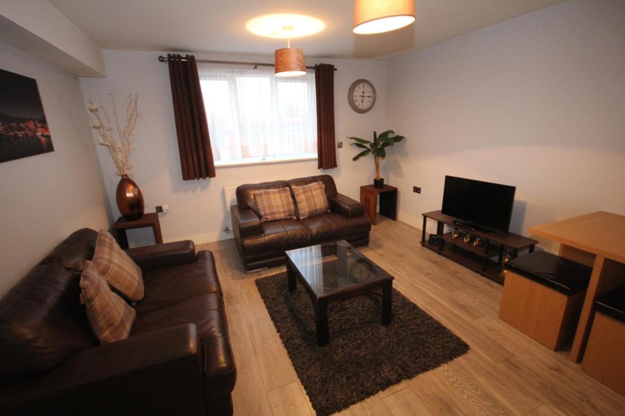 Holden Court Apartments - Apt 3 West Drayton  ภายนอก รูปภาพ