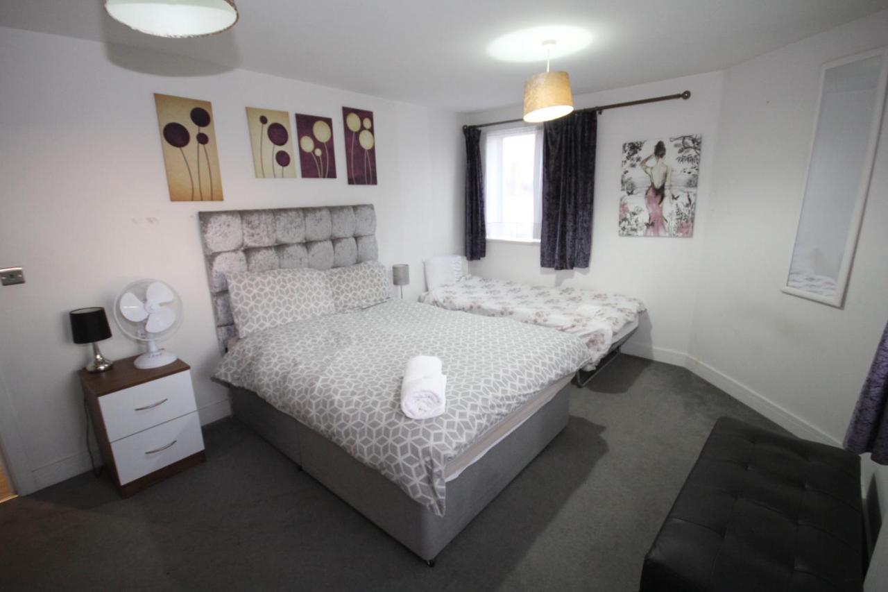 Holden Court Apartments - Apt 3 West Drayton  ภายนอก รูปภาพ